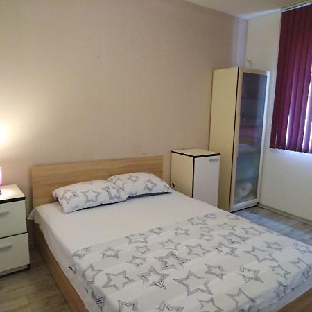 Cosy Central Apartment Várna Kültér fotó