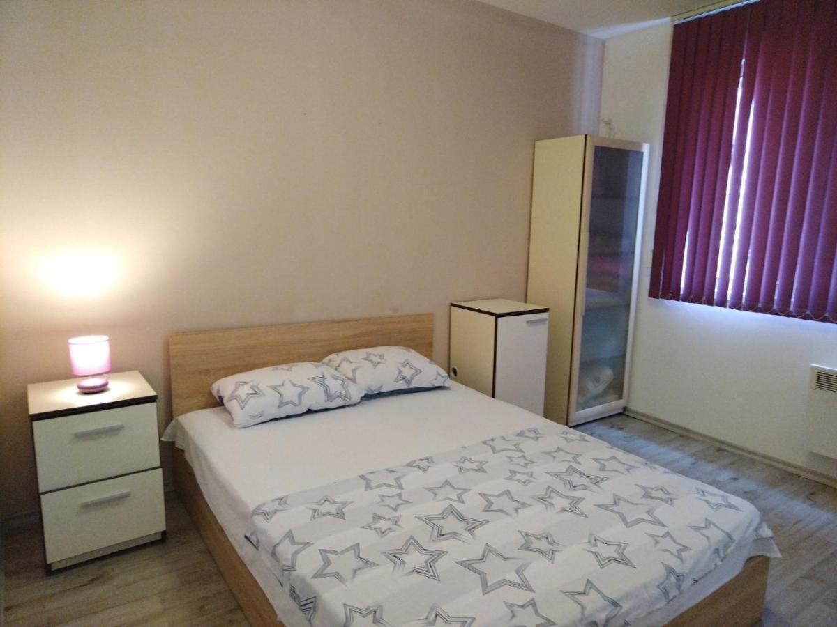 Cosy Central Apartment Várna Kültér fotó